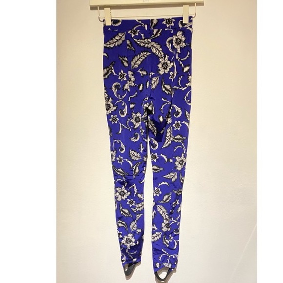 Printed Leggings with foot straps - Picture 4 of 10